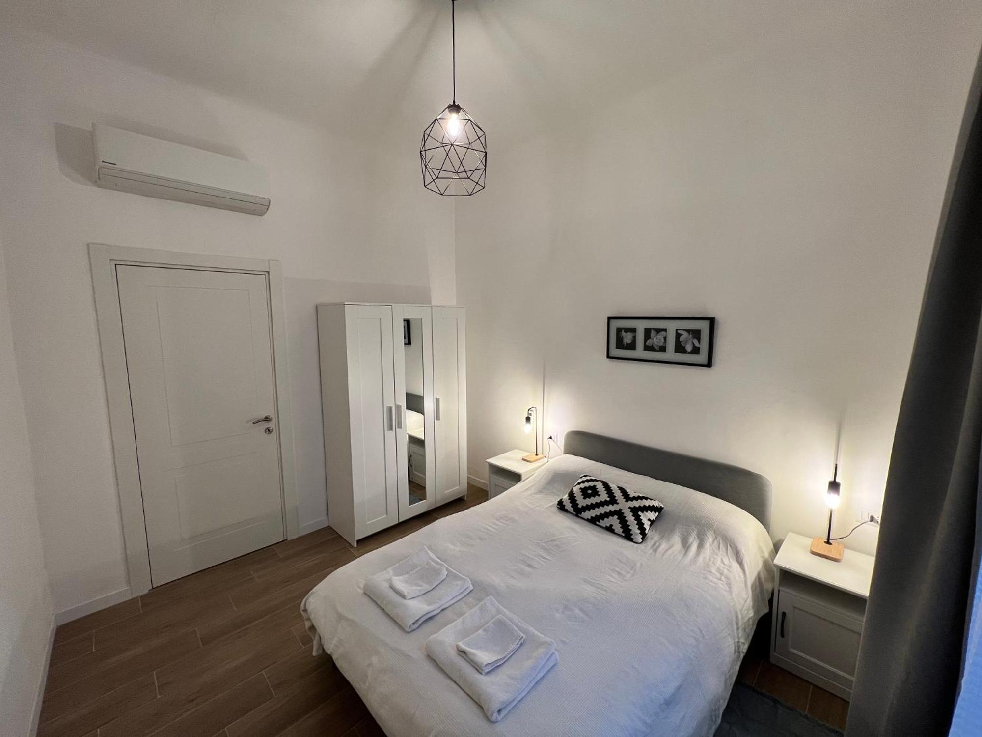 Spacious 3 Bedroom Apartment Milan Exterior photo